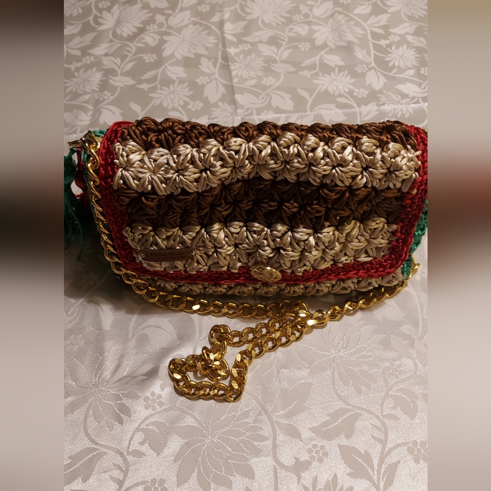 R&R - Handmade crochet bag, four colors: red, beige, brown and green.